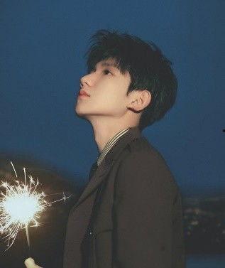 王源恋情吃瓜爆料视频在线观看,吃瓜群众在线观看甜蜜瞬间