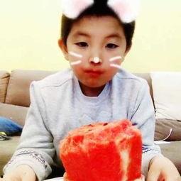 萌娃吃瓜热门视频大全集,童趣横生的欢乐瞬间