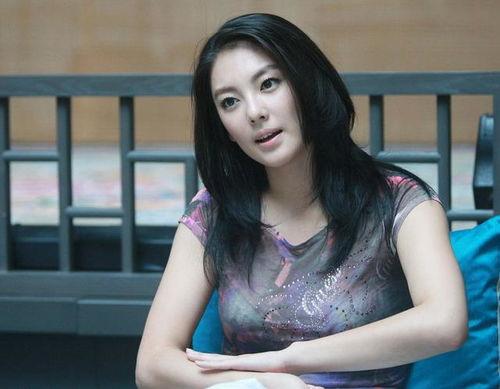 张雨绮吃瓜采访视频